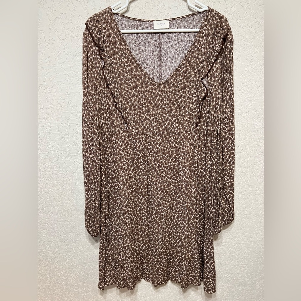 EVERLY Dainty floral Long sleeve dress